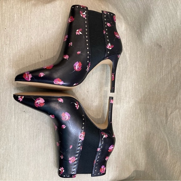 JC COLLECTION Sz 6 Floral Chelsea Pointy Toe Pull On Studded  Details Booties - Picture 4 of 11
